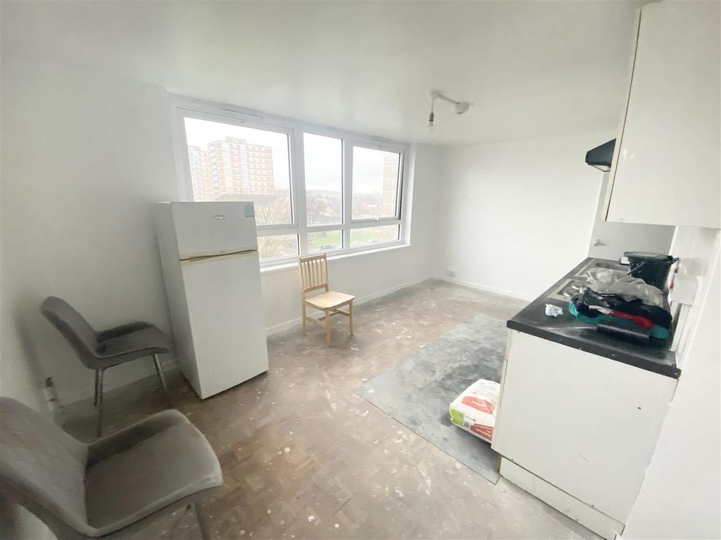 Property photo 2 of 7 Lounge - Kitchen.Jpeg