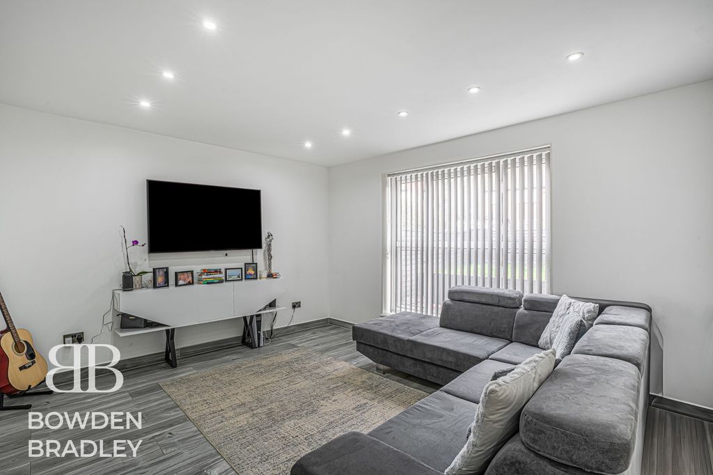 Property photo 3 of 29