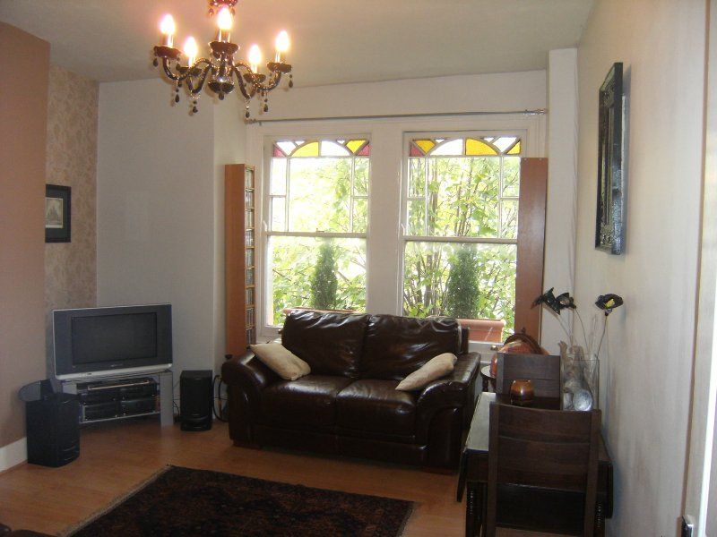 Property photo 1 of 6 Investment !! Victorian First Floor 2 Bed Duplex Flat