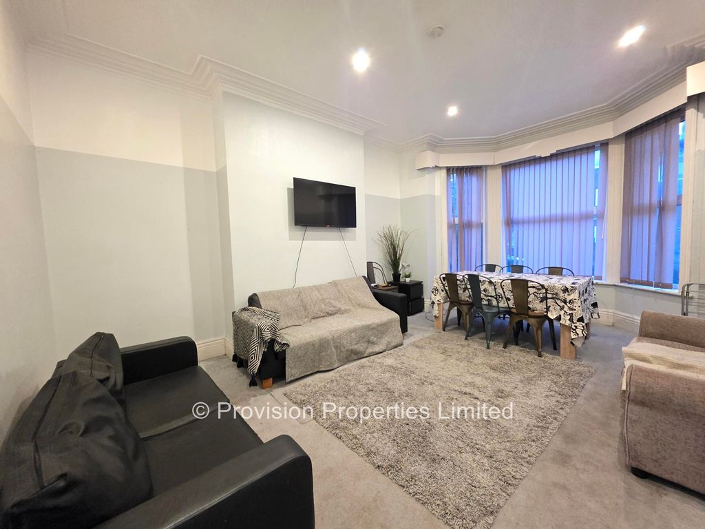 Property photo 1 of 7 Photo