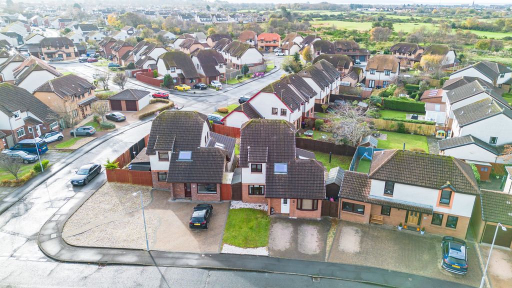 Property photo 2 of 23