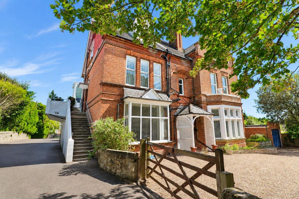 Property photo 1 of 35