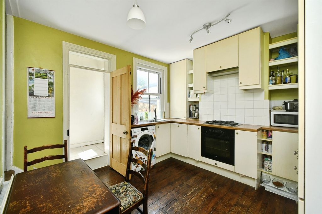 Property photo 2 of 14