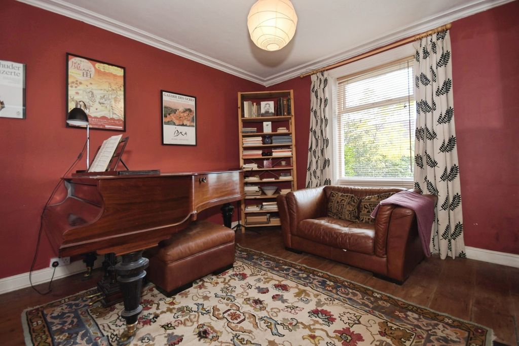 Property photo 2 of 17 Photo