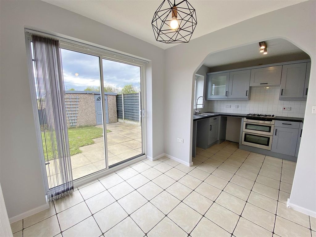 Property photo 3 of 11 Diner