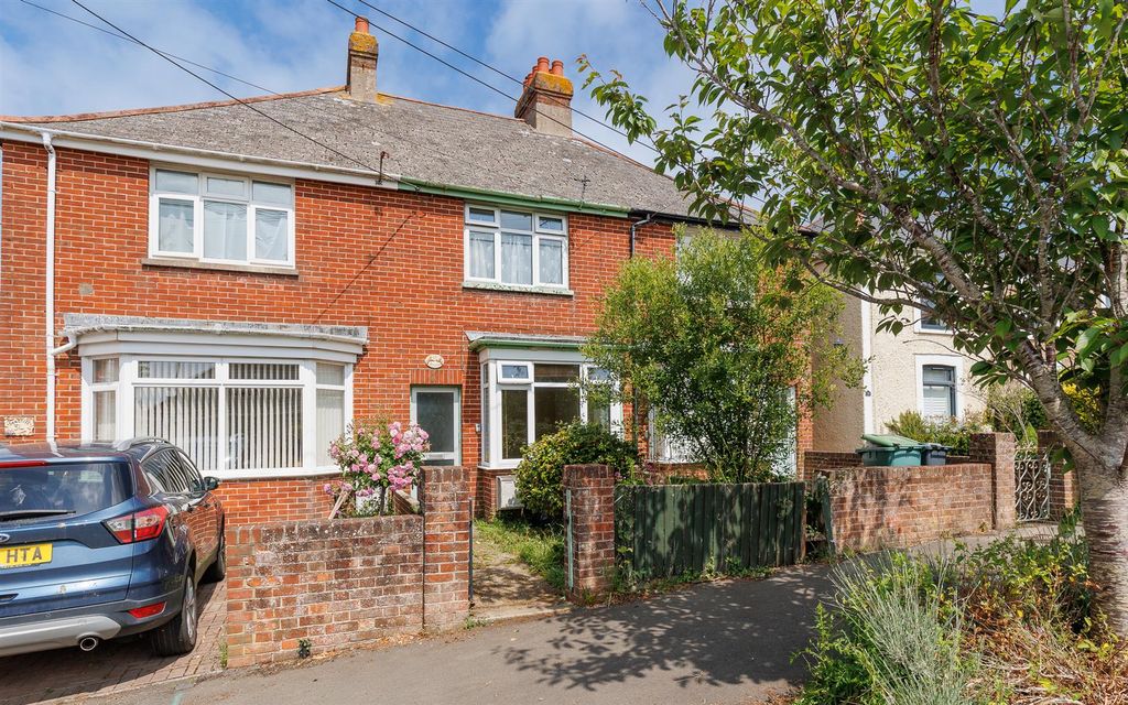 Property photo 2 of 33
