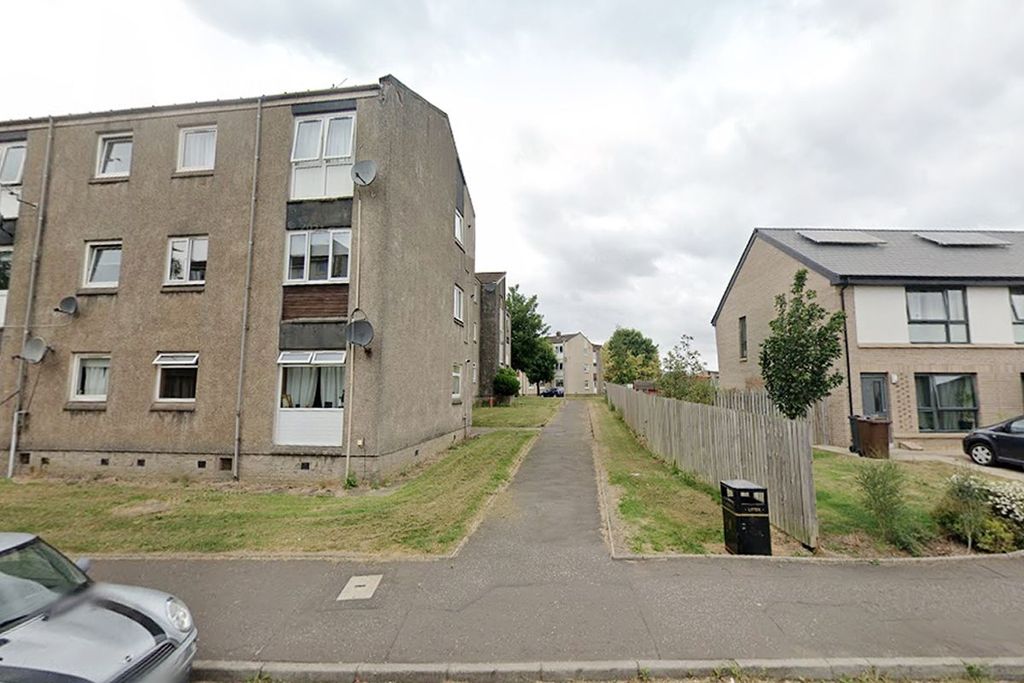 Property photo 2 of 6