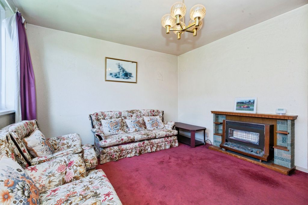 Property photo 2 of 20 Living Room