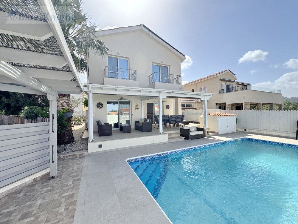 Property photo 1 of 36