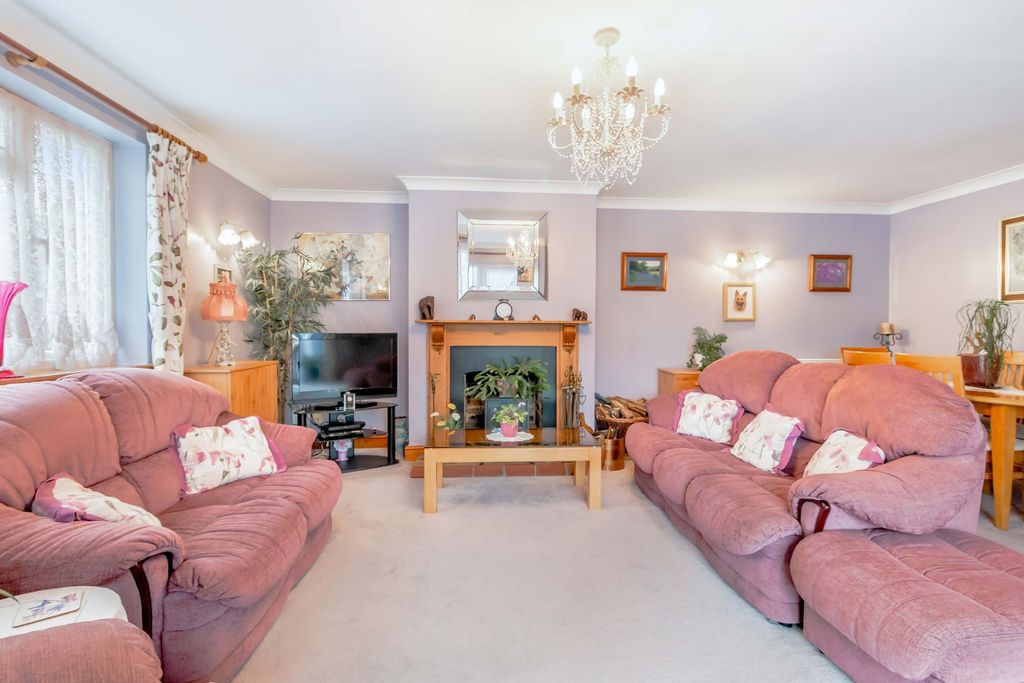 Property photo 3 of 31