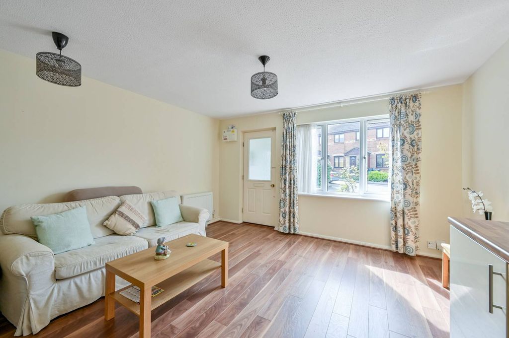 Property photo 1 of 6