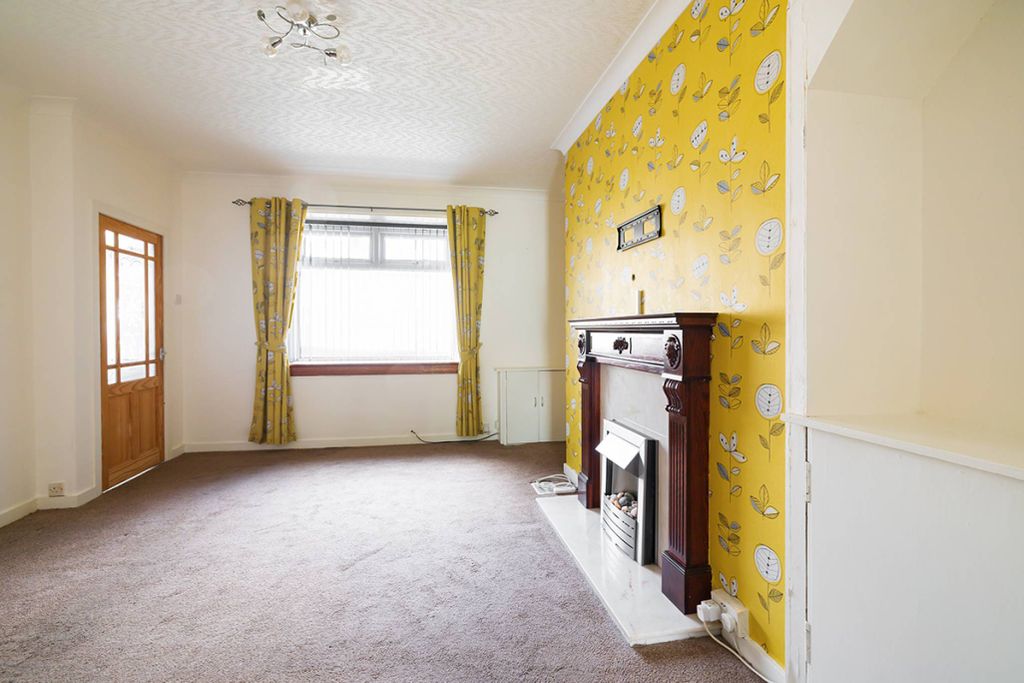 Property photo 2 of 28