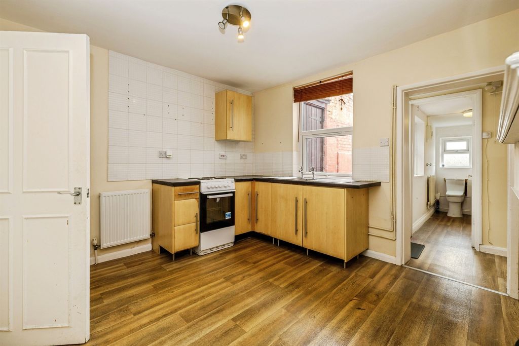 Property photo 3 of 17