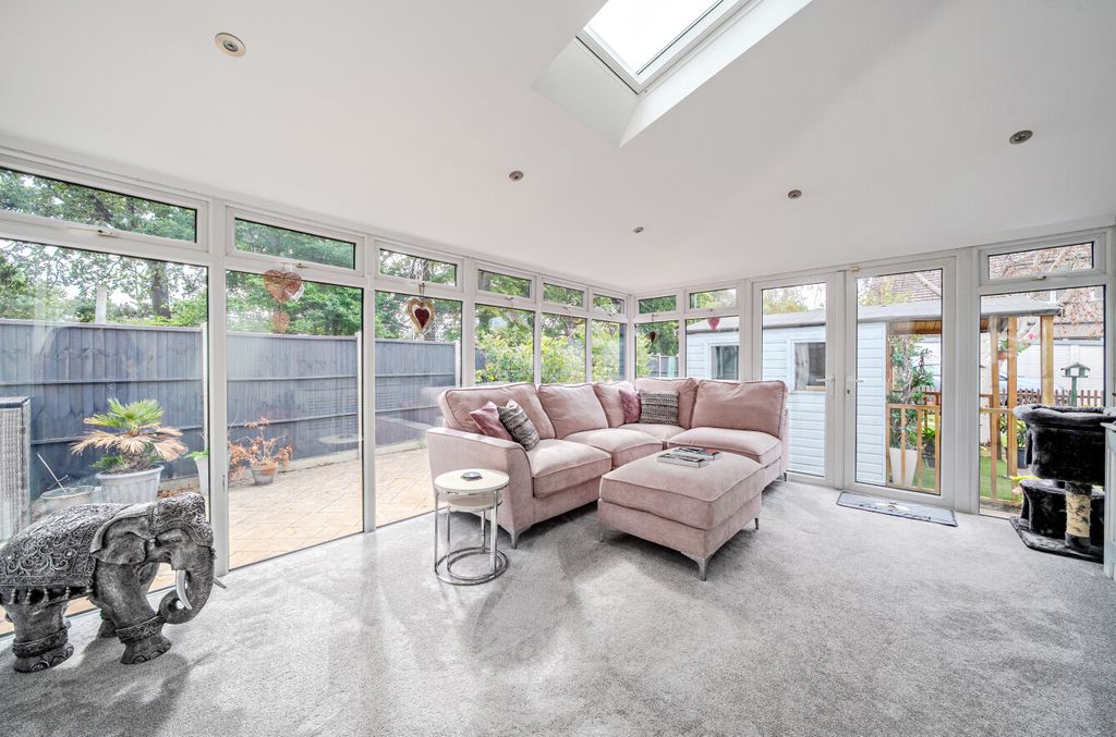 Property photo 3 of 19 Garden Room