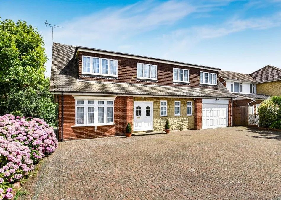 Property photo 2 of 17