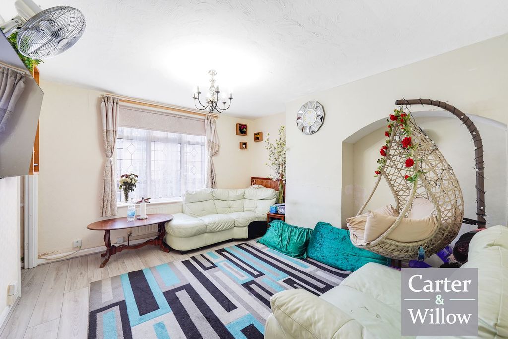 Property photo 3 of 13