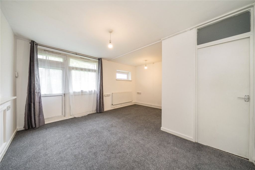 Property photo 1 of 8 Reception