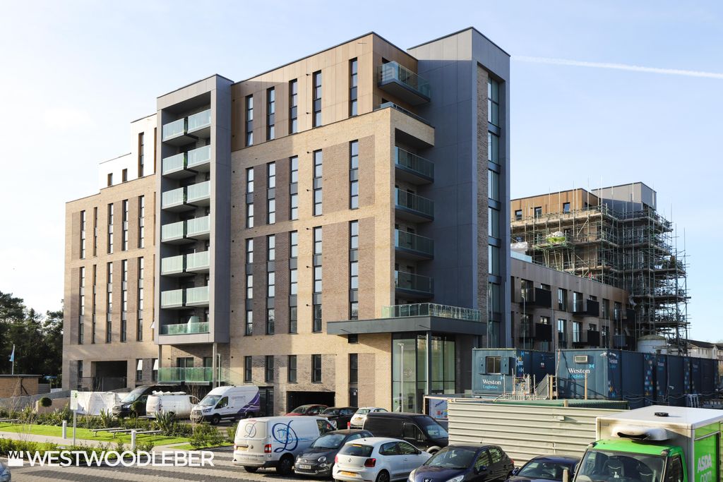 Property photo 1 of 25