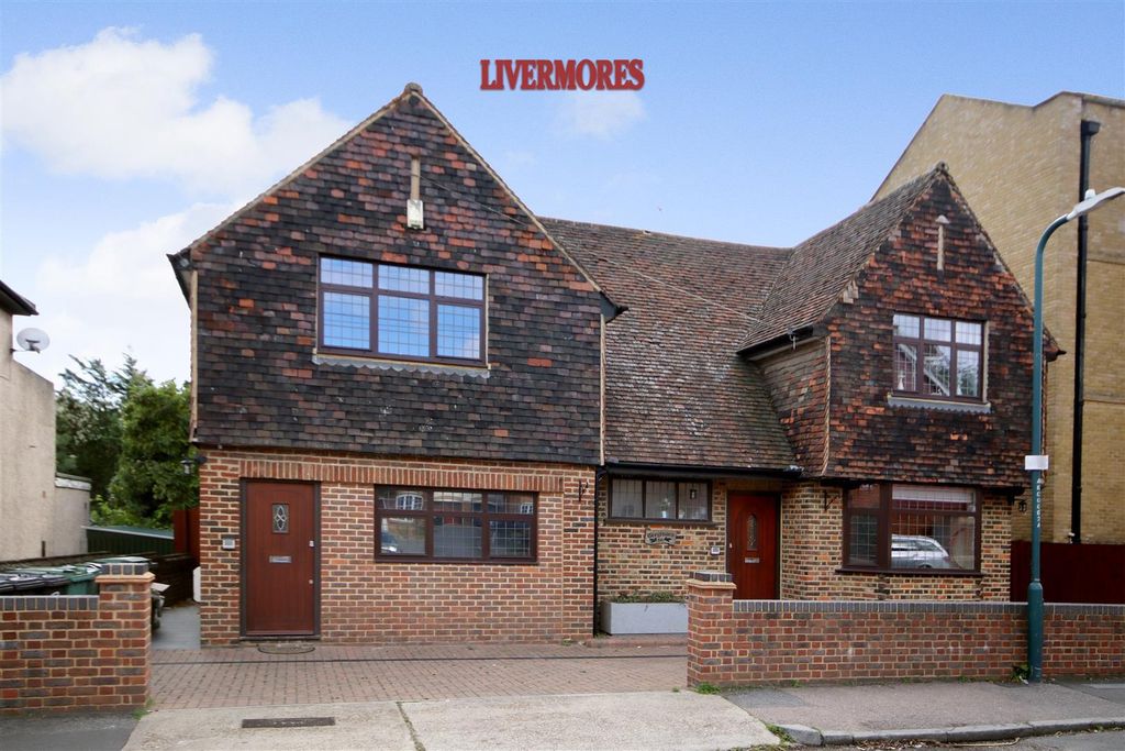 Property photo 1 of 5 111d Knockhalldp.Jpg
