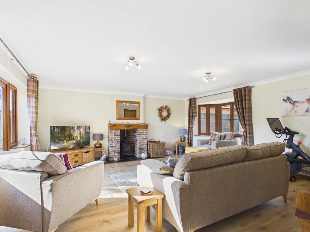 Property photo 3 of 24