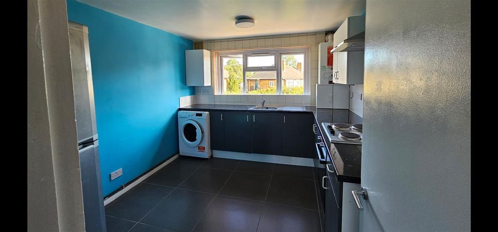 Property photo 3 of 4 Kitchen