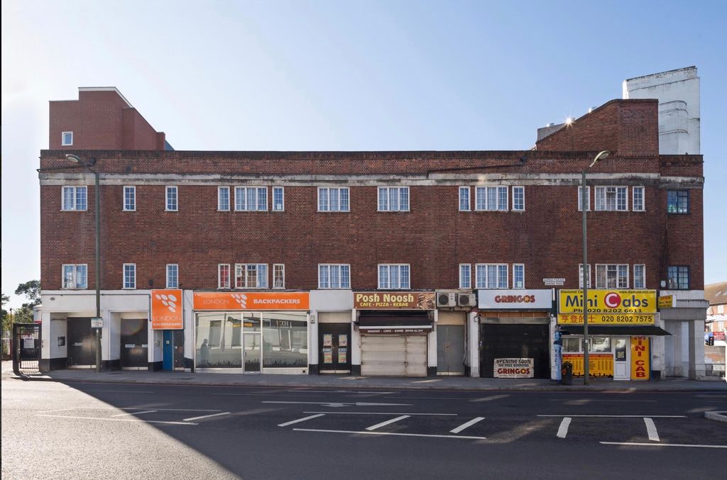 Property photo 1 of 3