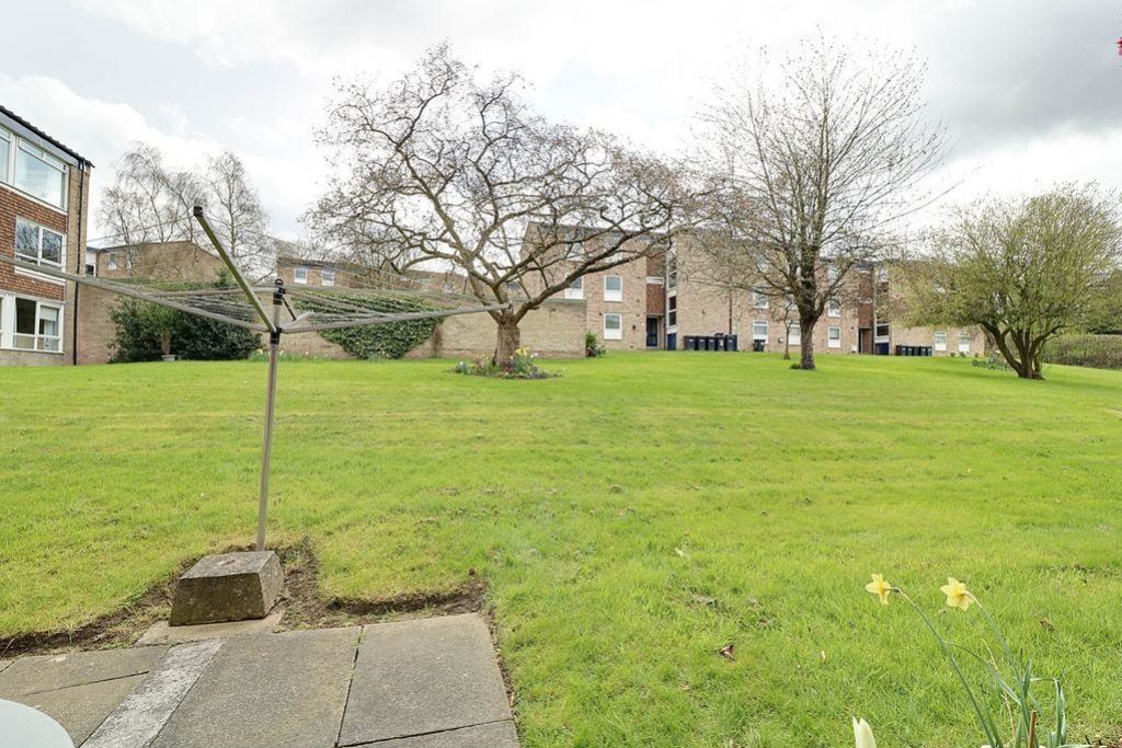 Property photo 2 of 18 Ewemove Harrogate Garden