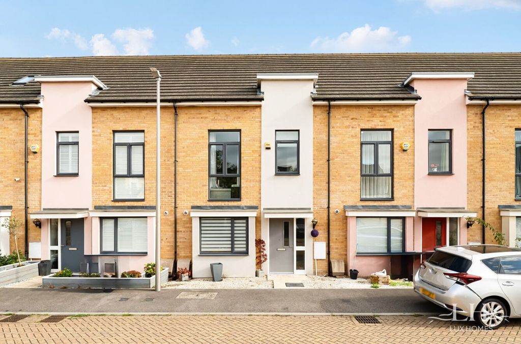 Property photo 1 of 27