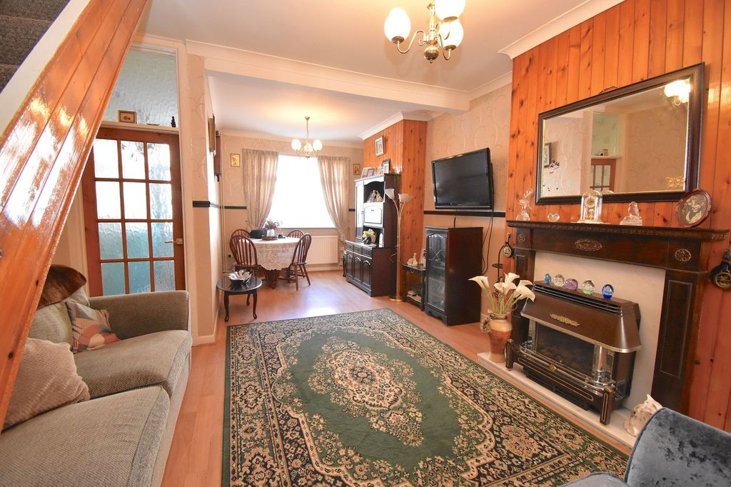 Property photo 2 of 19