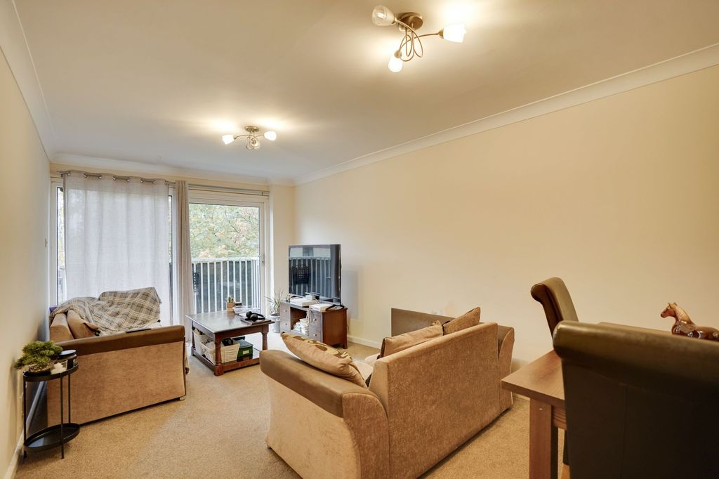 Property photo 2 of 8