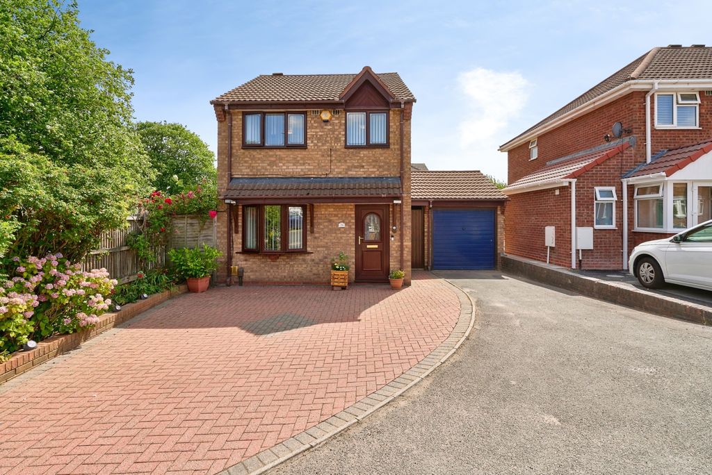 Property photo 1 of 17 Pbox-Img.Jpg