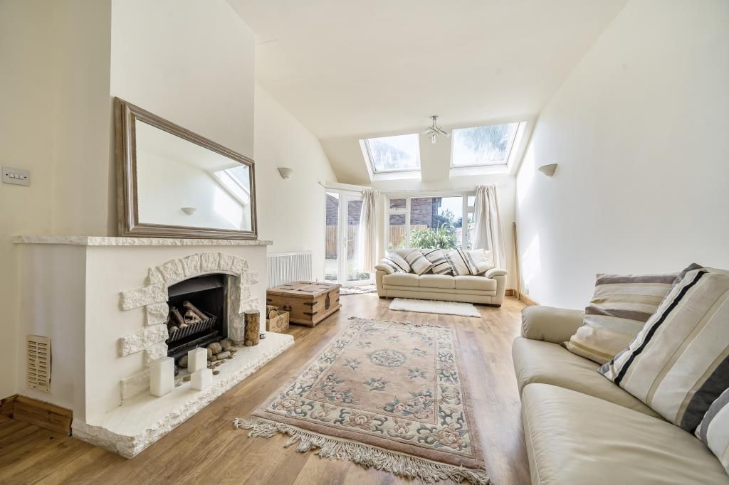 Property photo 3 of 25 Living Room