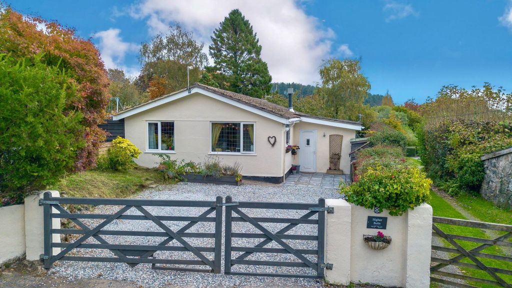 Property photo 2 of 21