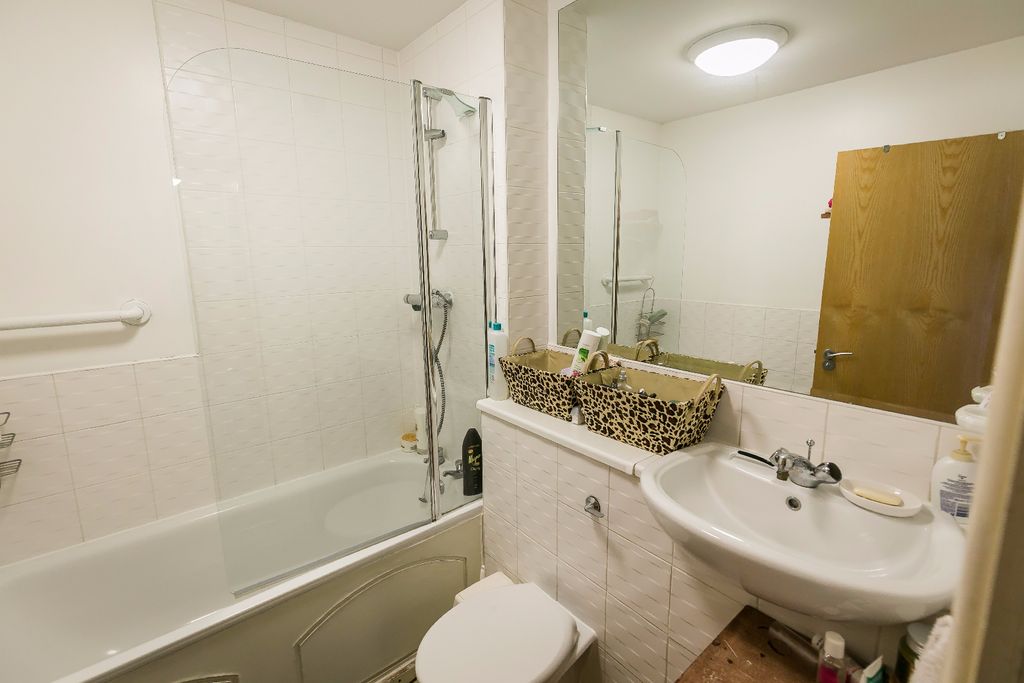 Property photo 1 of 4