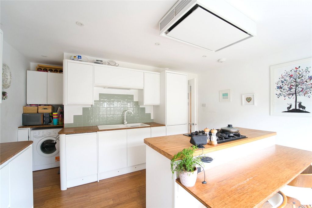 Property photo 3 of 11 Picture No. 07