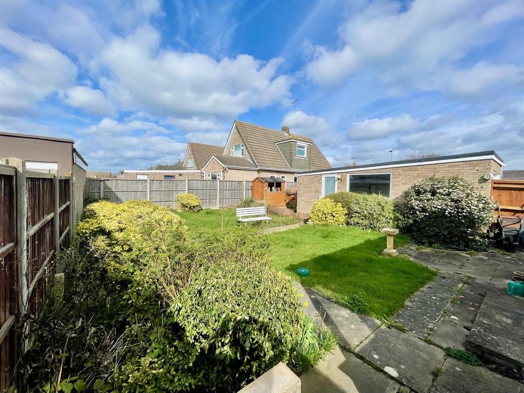 Property photo 3 of 12 Garden.Jpg