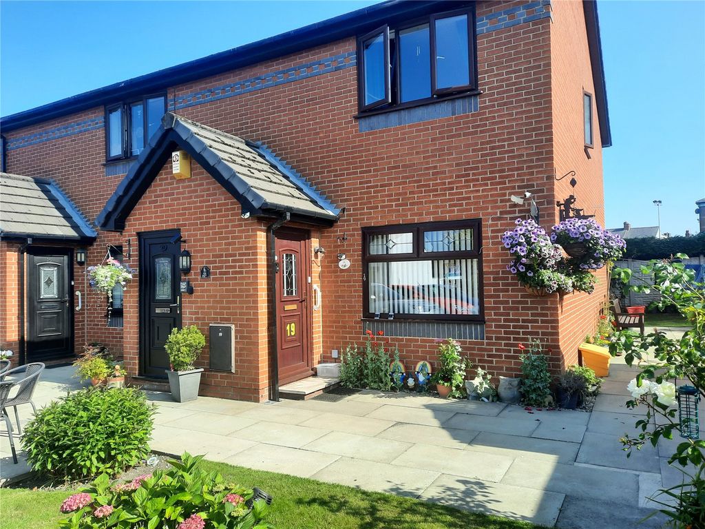 Property photo 1 of 11 External
