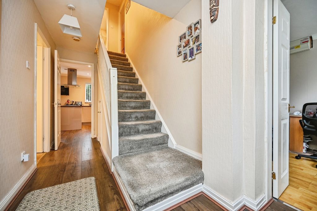 Property photo 2 of 18 Pbox-Img.Jpg