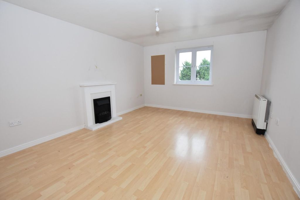 Property photo 2 of 6 Lounge.Jpg