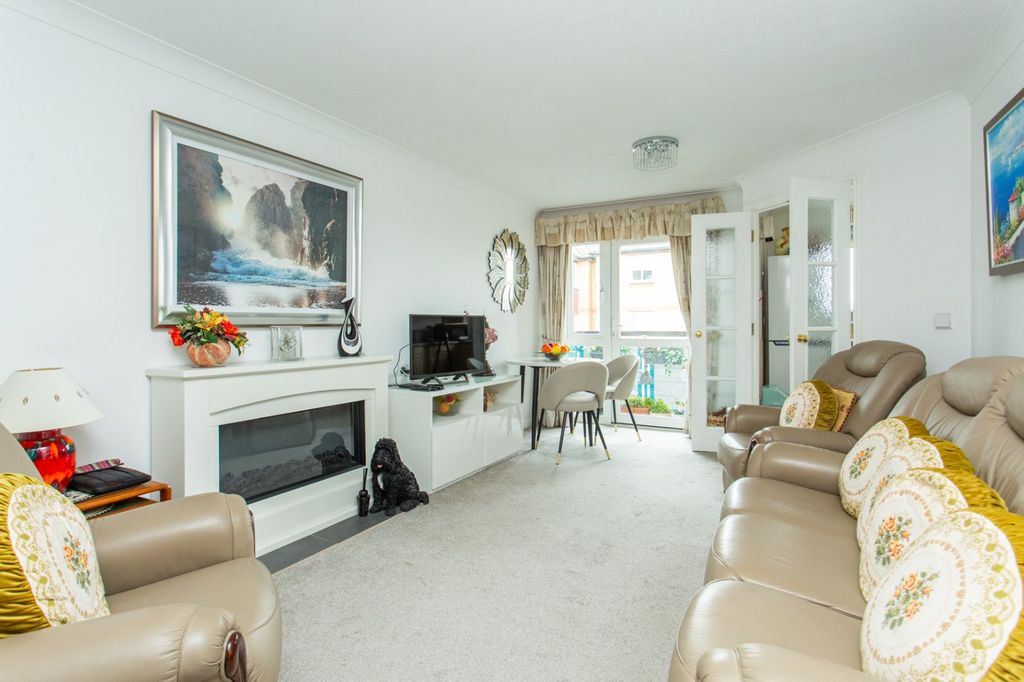 Property photo 2 of 12 Picture 2