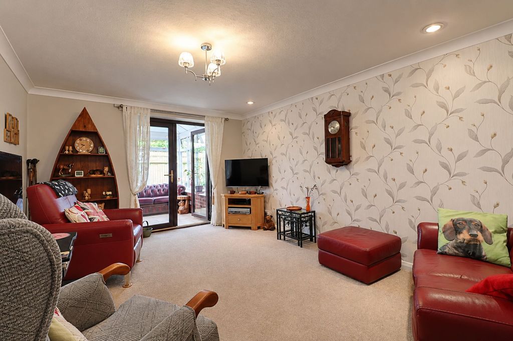 Property photo 2 of 12