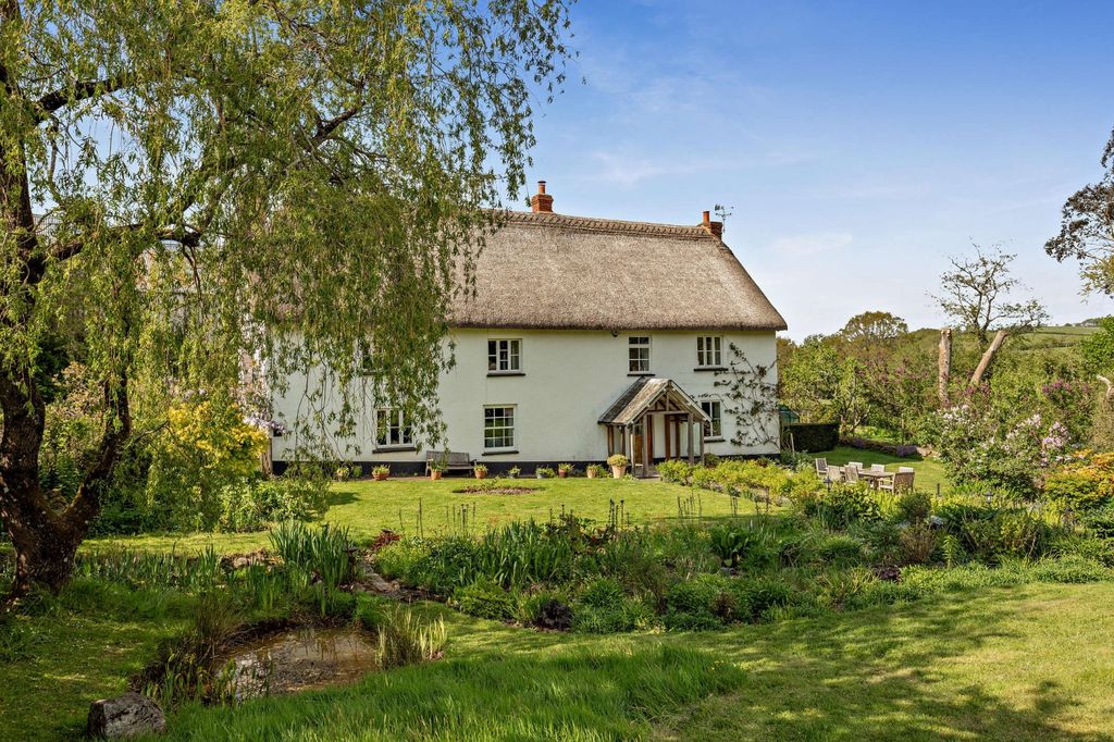 Property photo 1 of 27 Old Venn