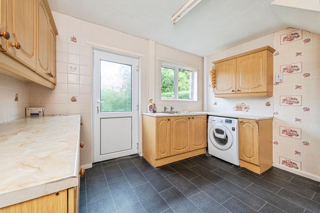 Property photo 3 of 15 Kitchen