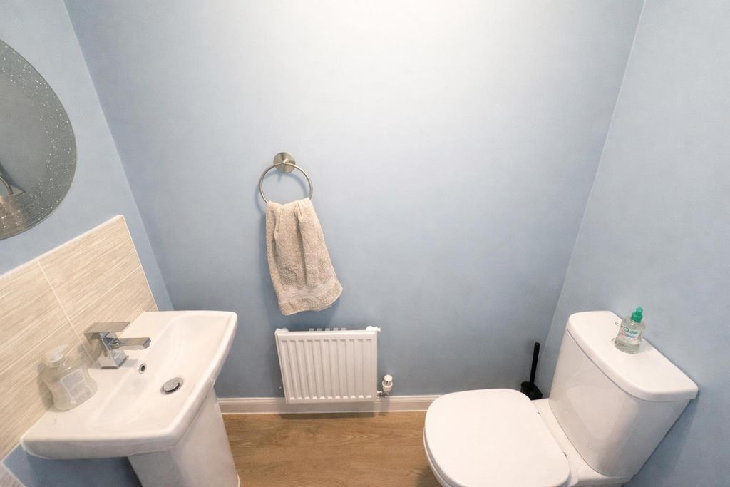 Property photo 2 of 10 Belfry wc.Png