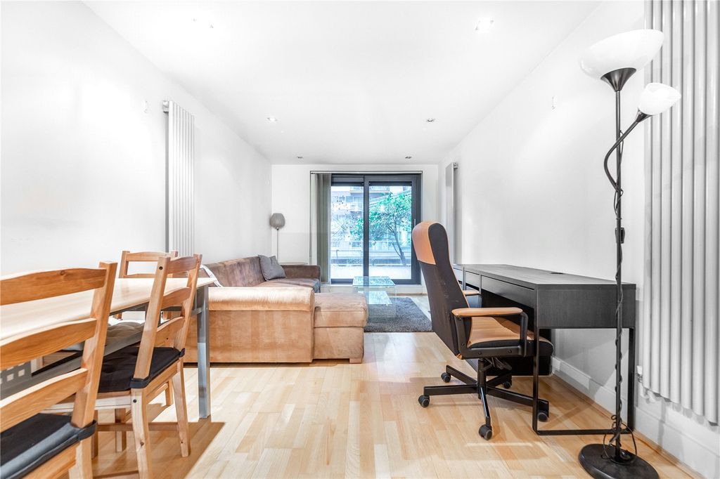 Property photo 2 of 7 Photo 6