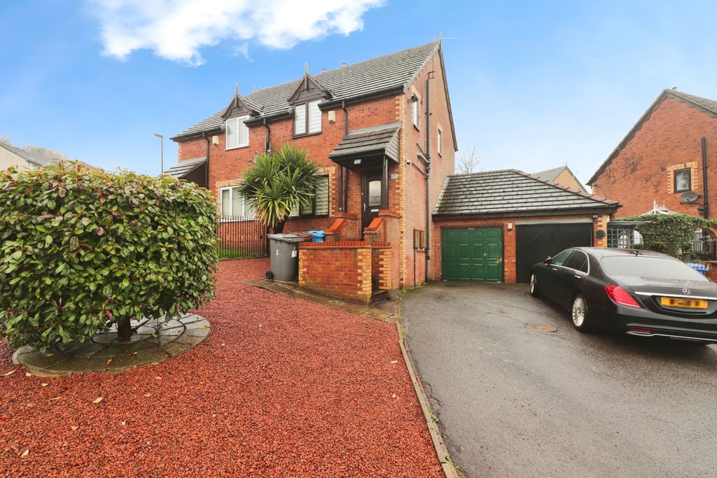 Property photo 1 of 20 Front