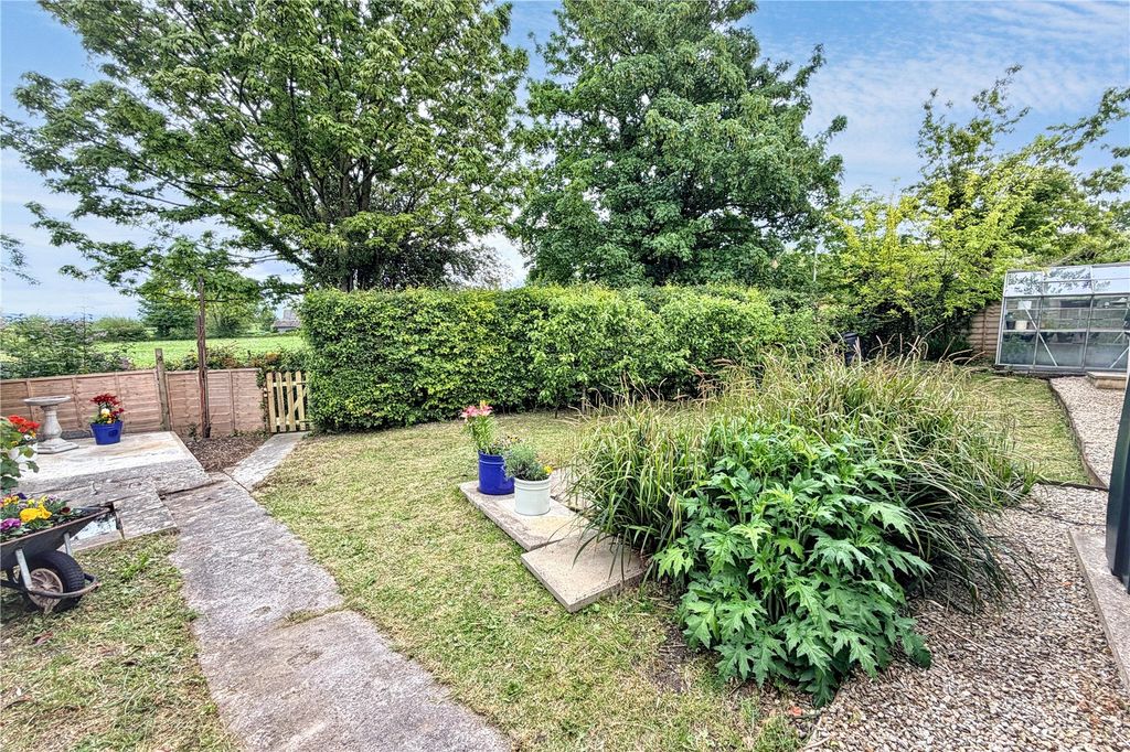 Property photo 2 of 25 Picture No. 27
