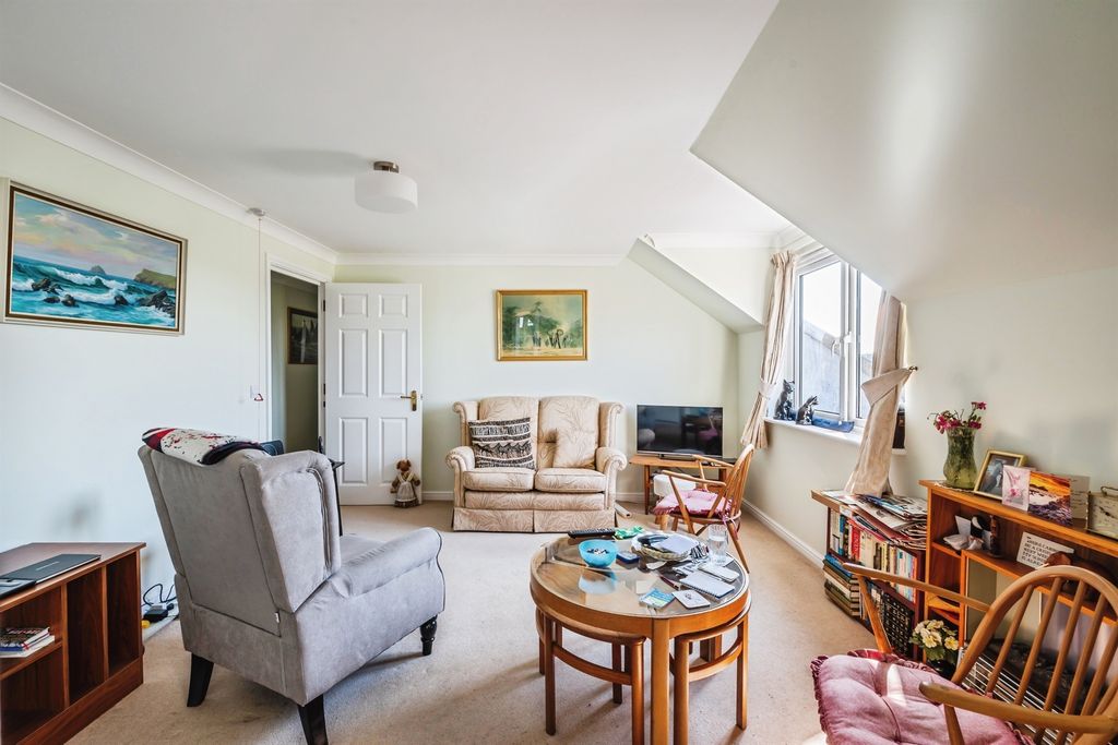 Property photo 3 of 16