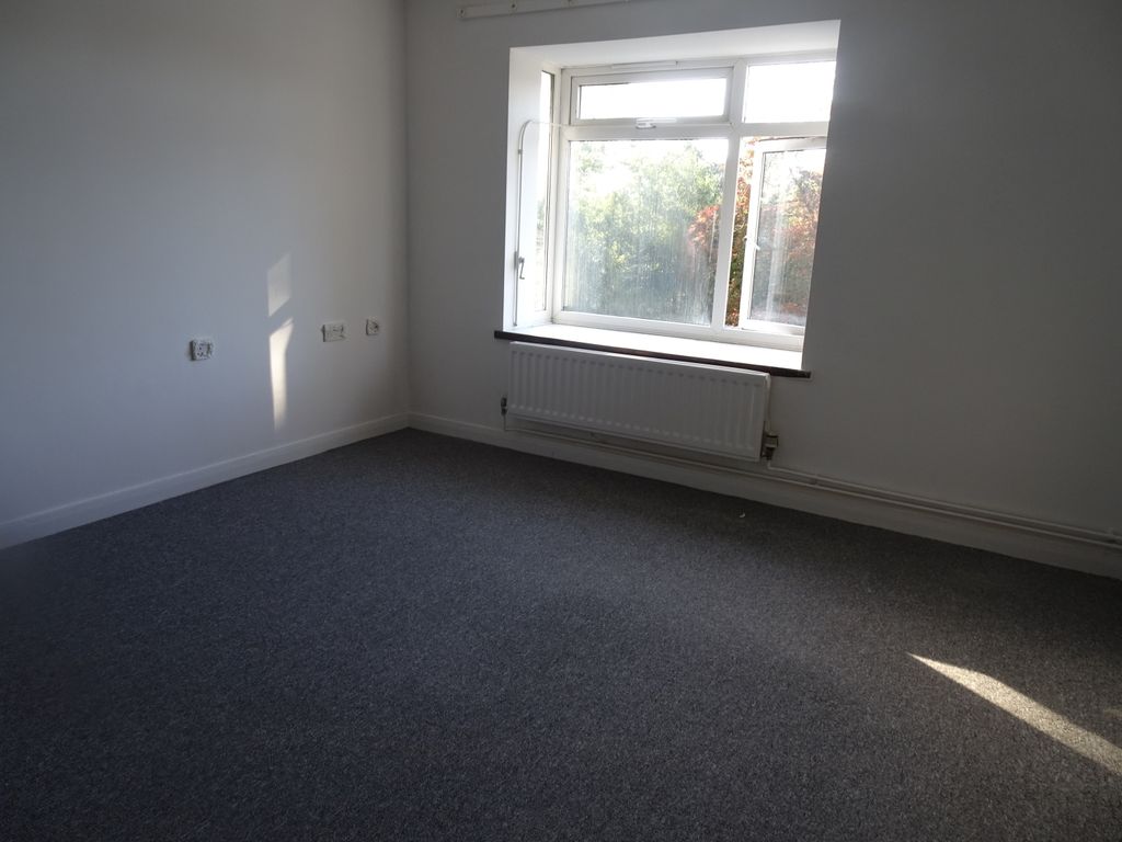 Property photo 3 of 6 Dsc01983