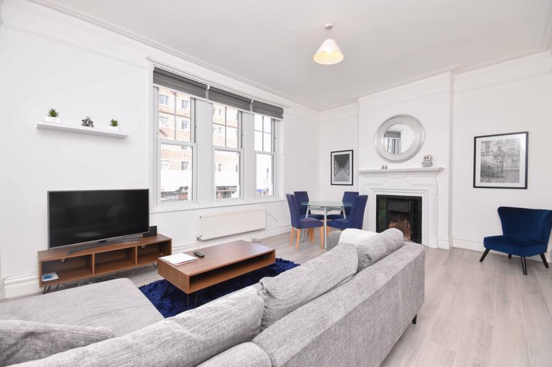 Property photo 1 of 10 Lounge
